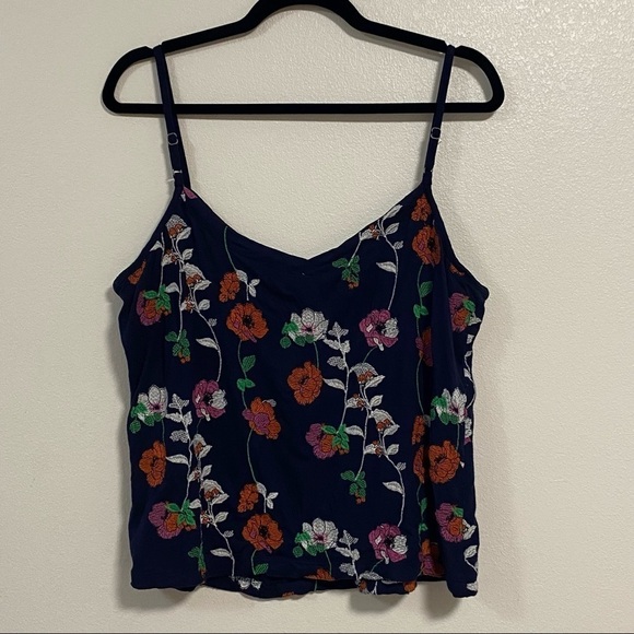 Kellen Embroidered Tank Top Size Medium - Picture 3 of 13